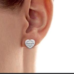 Co Heart Tag Stud Earrings2 Sets 